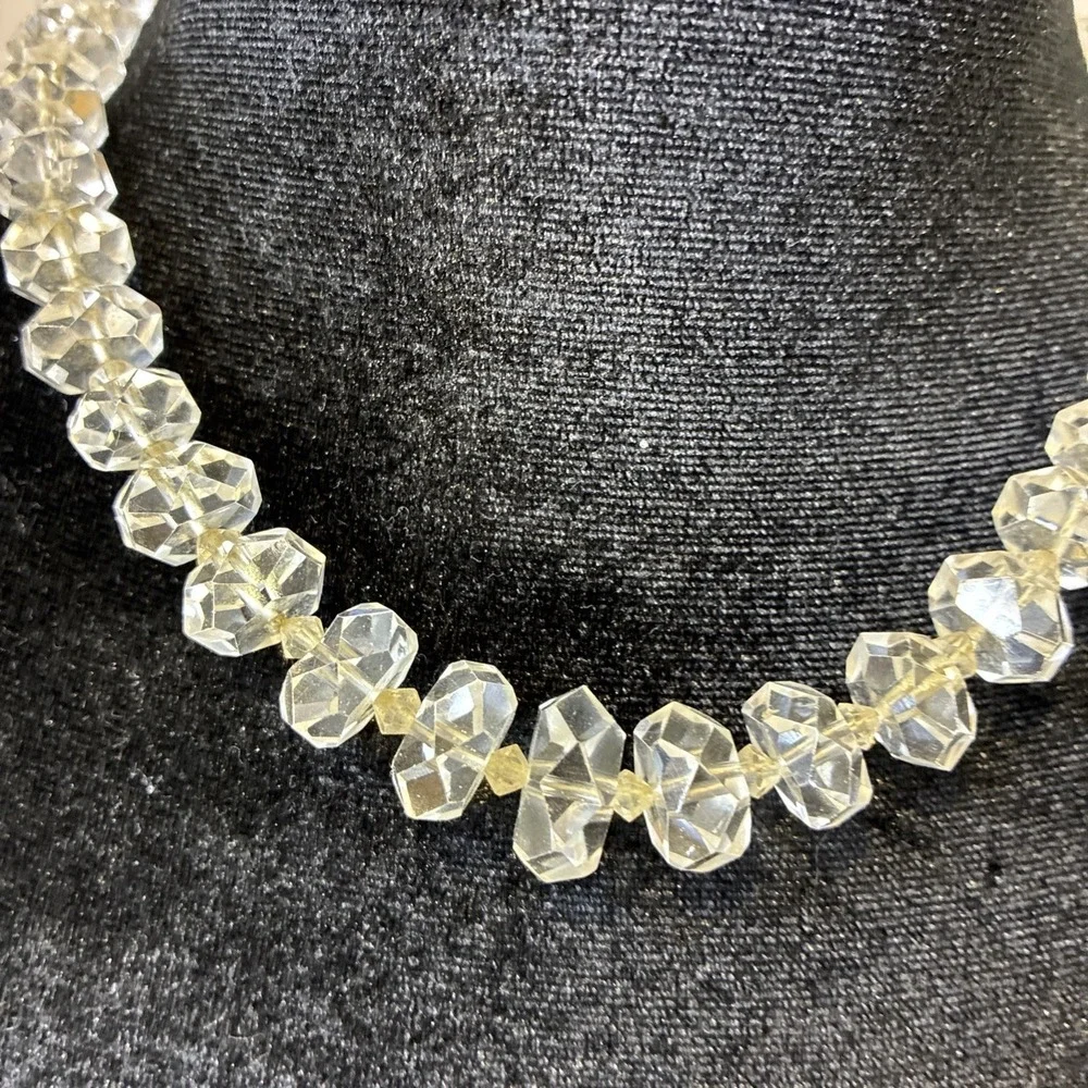 Vintage Faceted Clear Glass Bead Necklace Graduated Barrel Clasp 17 Inch Womens